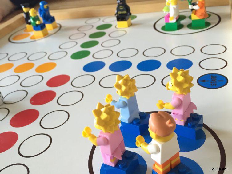 FIA-spel men inga spelpjäser? Lätt fixat med LEGO!